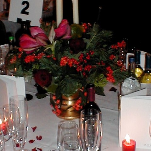 wedtablebouquet.jpg